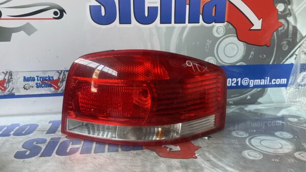 Stop/ Fanale dx Audi A3 8P