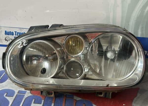 Faro sx Volkswagen Golf 4