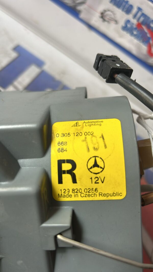 Faro dx fendinebbia Mercedes SL R129 (D'epoca) - immagine 3